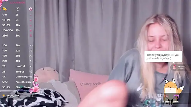 Snapshot of AngelAnty chatting on 14, 9, 2025 AngelAnty online show from 14, 9, 2025