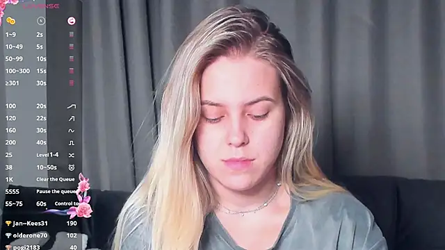 Snapshot of AngelAnty chatting on 8, 11, 2025 AngelAnty online show from 8, 11, 2025