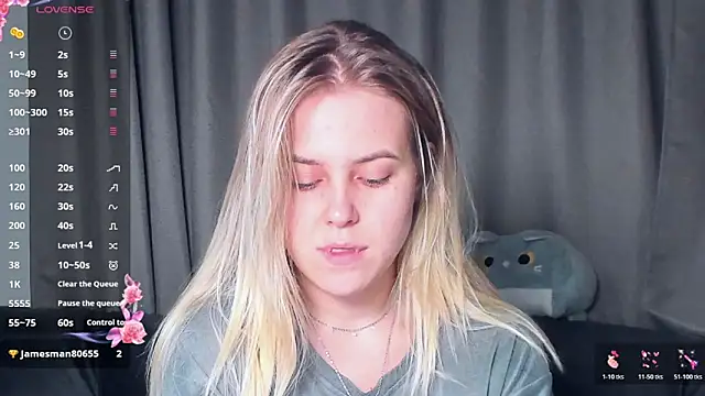 Snapshot of AngelAnty chatting on 9, 11, 2025 AngelAnty online show from 9, 11, 2025