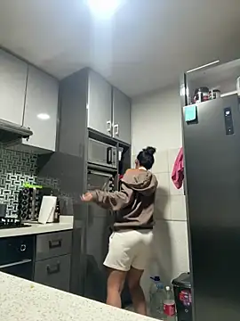 lynn9000 online show from 29, 9, 2025