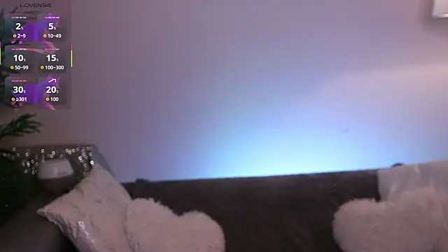 NovaHollisx online show from 6, 10, 2025