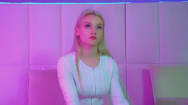 Snapshot of StacyEvances chatting on 23, 9, 2025 StacyEvances online show from 23, 9, 2025