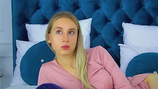 VictoriaHopsons online show from 20, 9, 2025