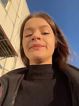 KittyQueeny online show from 2, 10, 2025