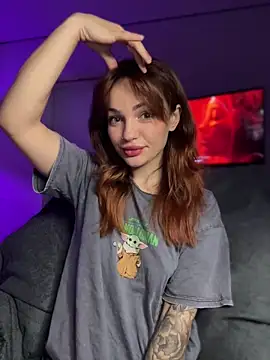 SaraLow online show from 2, 12, 2025