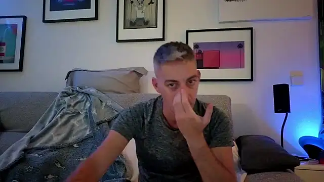 Snapshot of 1Hugo1 chatting on 25, 9, 2025 1Hugo1 online show from 25, 9, 2025