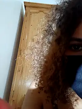 Snapshot of ghadiraa chatting on 9, 10, 2025 ghadiraa online show from 9, 10, 2025