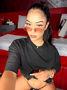 MystiqueXXX online show from 19, 6, 2026