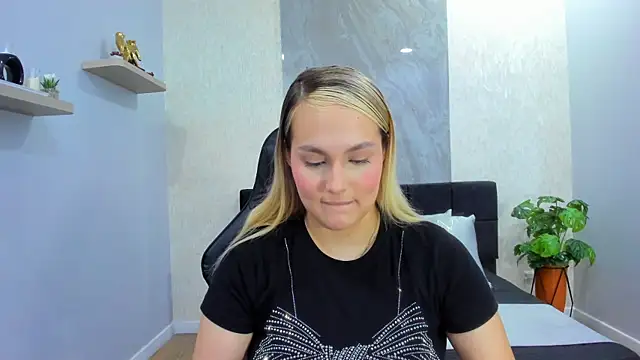 Emmaa white  online show from 12, 5, 2026