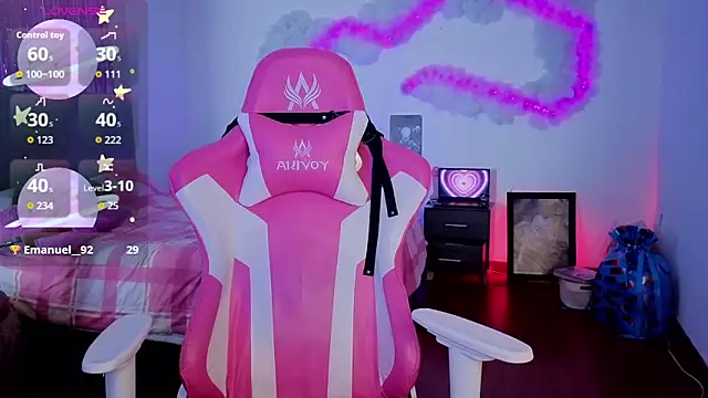 larah uwu online show from 16, 5, 2026