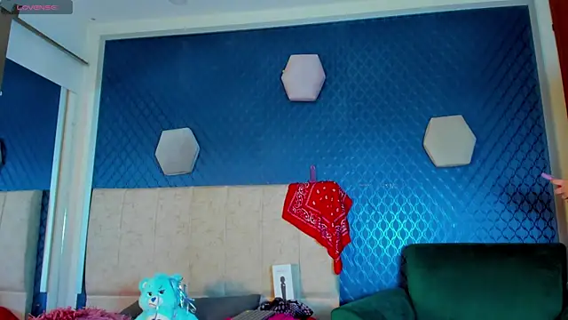 thania 777 online show from 4, 11, 2025