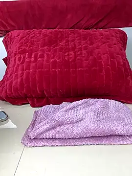 Jess-Thuy online show from 5, 3, 2026