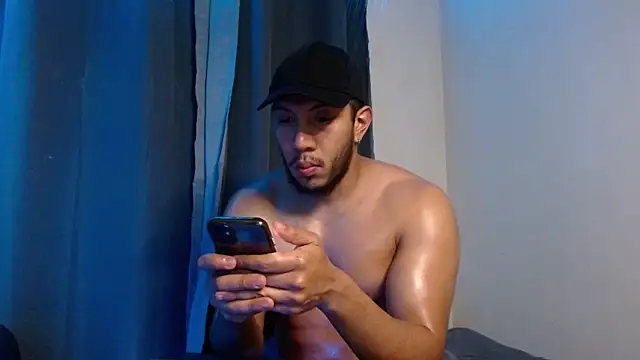 HOLL LATINO online show from 12, 1, 2026