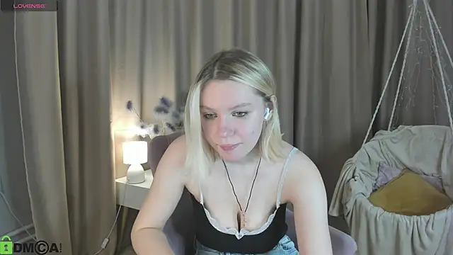 Snapshot of Casey_Miller chatting on 23, 10, 2025 Casey Miller online show from 23, 10, 2025