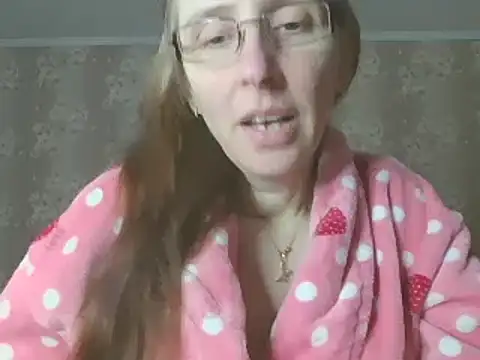Snapshot of CandiCole chatting on 17, 4, 2026 CandiCole online show from 17, 4, 2026