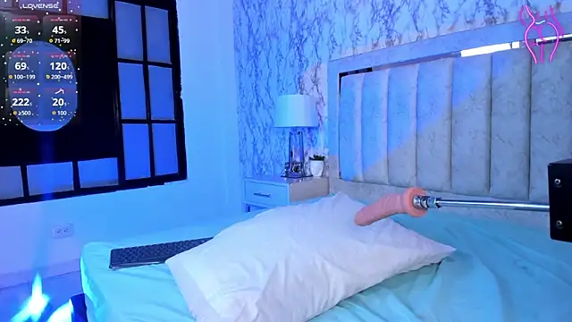 Snapshot of AlaiaMoretti chatting on 23, 9, 2025 AlaiaMoretti online show from 23, 9, 2025