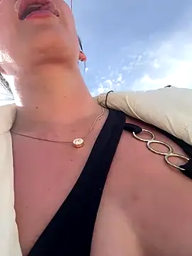 Ninabigtitied online show from 27, 9, 2025