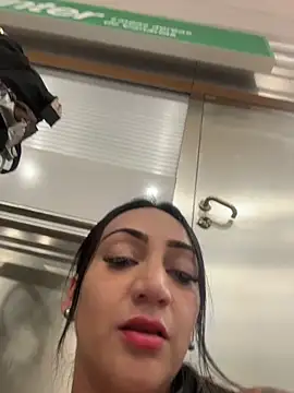 Ninabigtitied online show from 6, 11, 2025