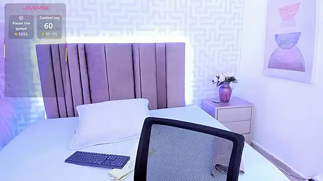 Snapshot of naishaa_ chatting on 24, 3, 2026 naishaa online show from 24, 3, 2026