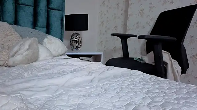 Snapshot of Emma_Foxi chatting on 2, 2, 2026 Emma Foxi online show from 2, 2, 2026