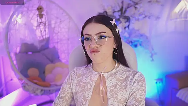 JadeSummerr online show from 4, 10, 2025