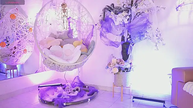 JadeSummerr online show from 9, 10, 2025