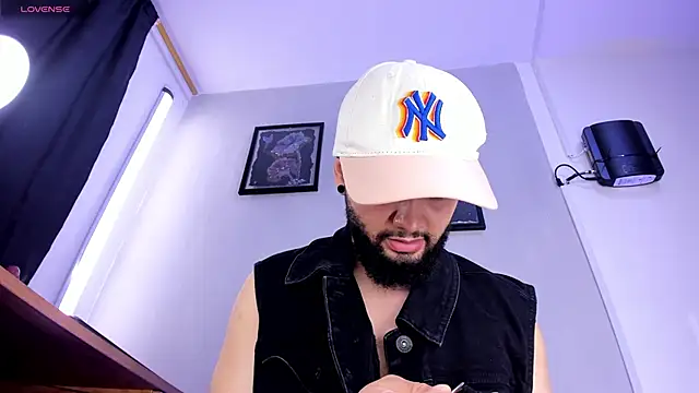 Snapshot of Noah_devil_ chatting on 12, 11, 2025 Noah devil online show from 12, 11, 2025