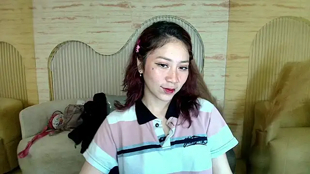 Snapshot of valentina_r_ chatting on 18, 10, 2025 valentina r  online show from 18, 10, 2025