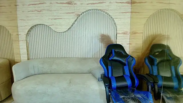 Snapshot of valentina_r_ chatting on 24, 10, 2025 valentina r  online show from 24, 10, 2025