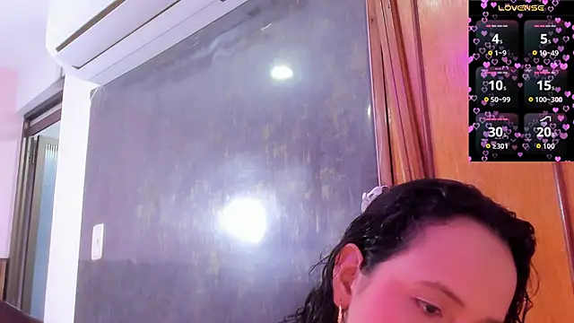 Snapshot of dalia_roses chatting on 22, 5, 2026 dalia roses online show from 22, 5, 2026