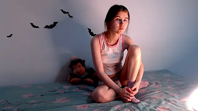 Snapshot of litle_owl chatting on 14, 10, 2025 litle owl online show from 14, 10, 2025