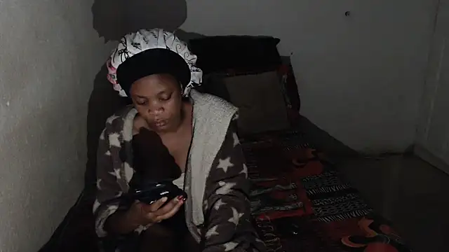 Snapshot of EssenceLovers chatting on 11, 3, 2026 EssenceLovers online show from 11, 3, 2026