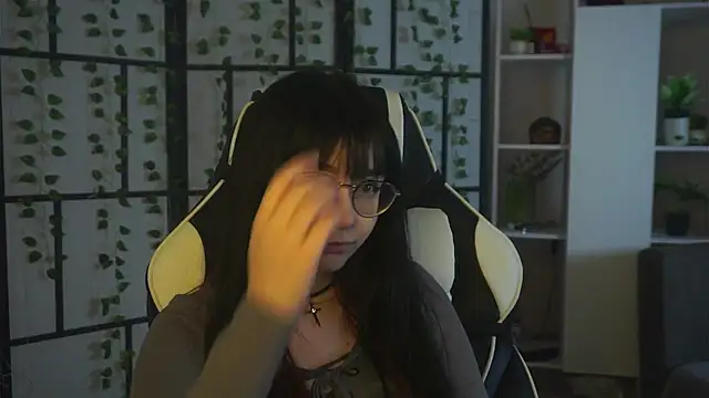 BereniceBattersby online show from 5, 10, 2025