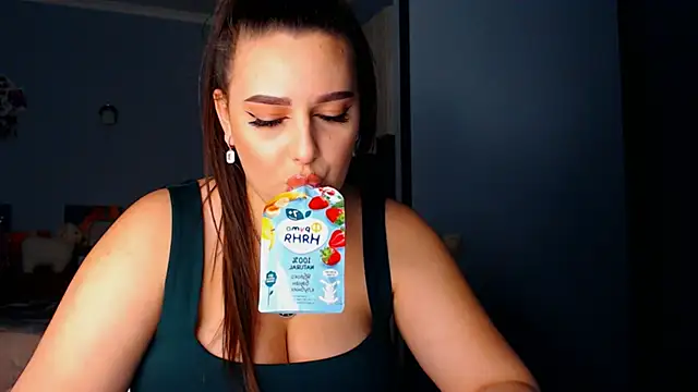 NikiWhite online show from 2, 10, 2025