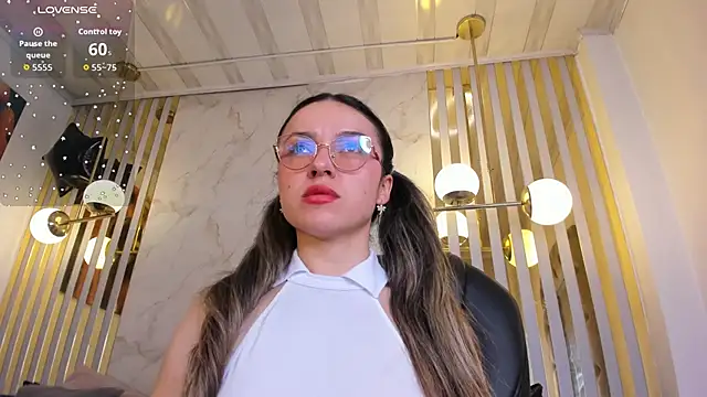 Ariagh  online show from 21, 11, 2025