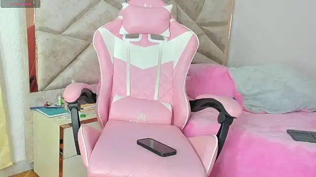 kendal hot01 online show from 5, 10, 2025