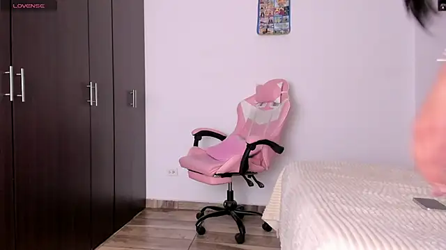 Snapshot of kendal_hot01 chatting on 13, 3, 2026 kendal hot01 online show from 13, 3, 2026