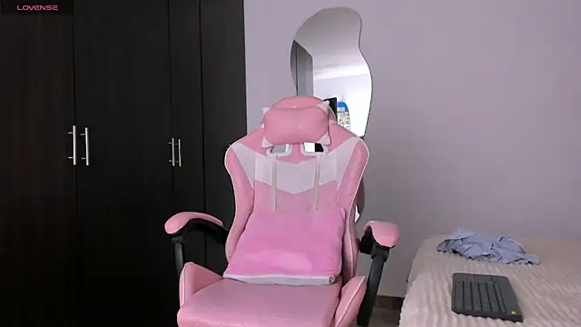 Snapshot of kendal_hot01 chatting on 27, 3, 2026 kendal hot01 online show from 27, 3, 2026