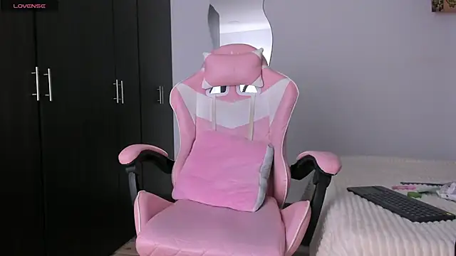 Snapshot of kendal_hot01 chatting on 7, 4, 2026 kendal hot01 online show from 7, 4, 2026