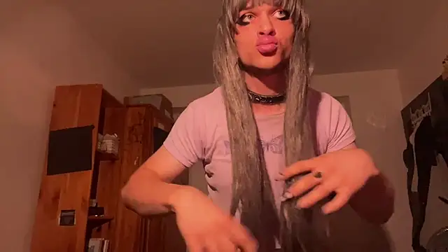 Snapshot of emilydee666 chatting on 28, 9, 2025 emilydee666 online show from 28, 9, 2025