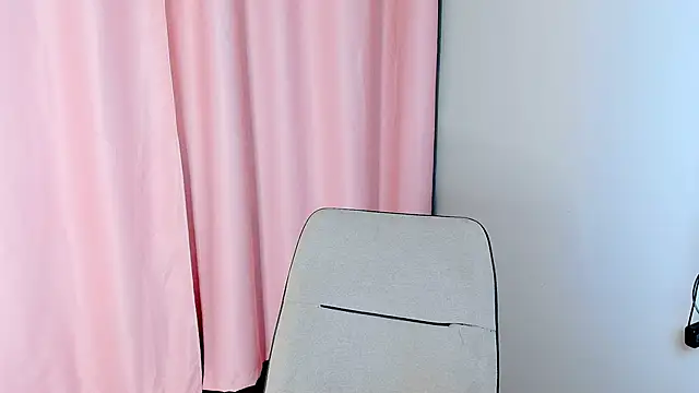 yoi mika online show from 4, 10, 2025