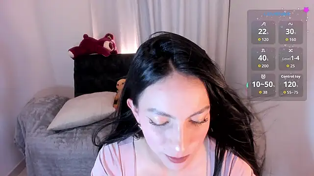 sarah saenz  online show from 21, 5, 2026