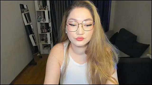 lyra x online show from 27, 3, 2026