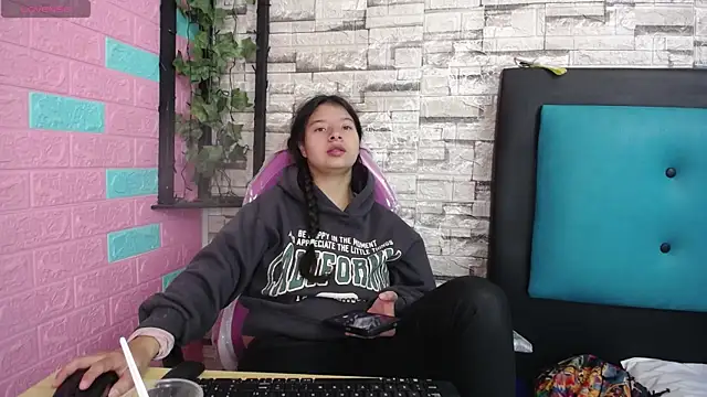 maily can online show from 24, 11, 2025