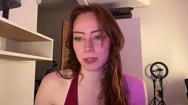 Snapshot of gemeas_scarlatt chatting on 9, 9, 2025 gemeas scarlatt online show from 9, 9, 2025