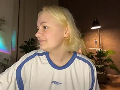 MoonIvy  online show from 4, 5, 2026
