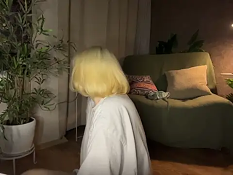 MoonIvy  online show from 8, 6, 2026