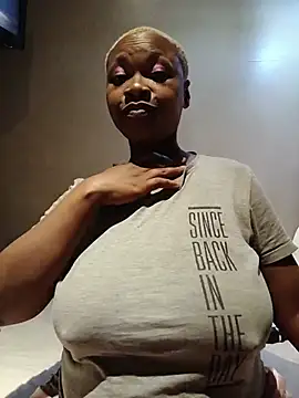 Snapshot of missboobiesSA chatting on 1, 6, 2026 missboobiesSA online show from 1, 6, 2026