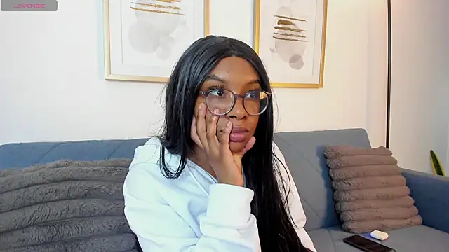 Coco joness online show from 6, 11, 2025