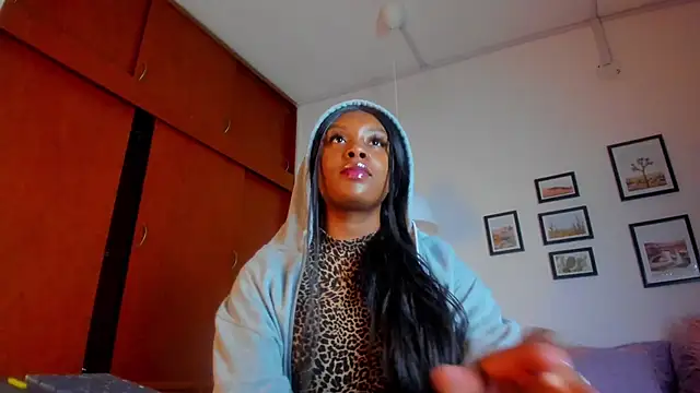 Coco joness online show from 12, 11, 2025